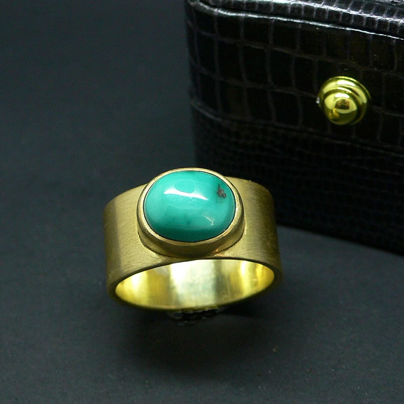 Vintage Native American Turquoise Cabochon Ring - Sindur Style